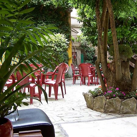 Albergo Corona Salsomaggiore Terme Bagian luar foto
