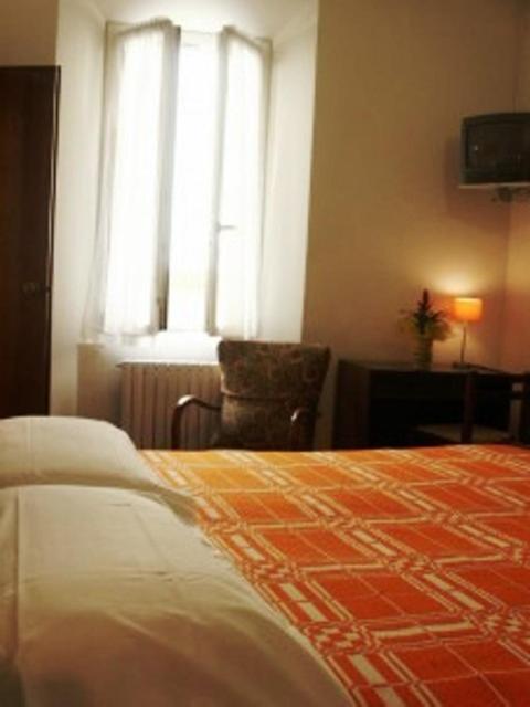 Albergo Corona Salsomaggiore Terme Ruang foto