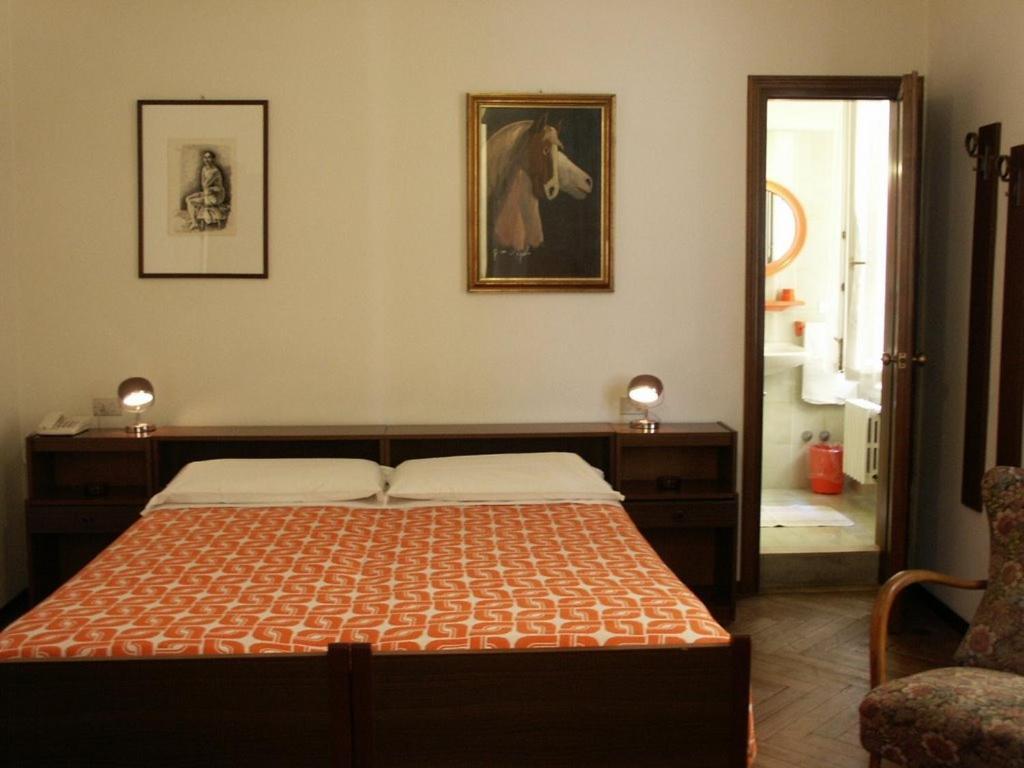 Albergo Corona Salsomaggiore Terme Ruang foto