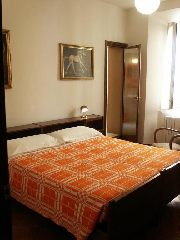 Albergo Corona Salsomaggiore Terme Ruang foto