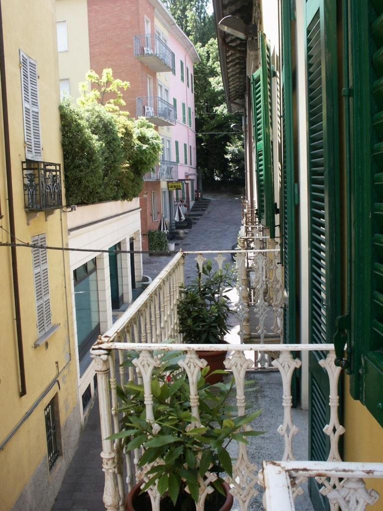 Albergo Corona Salsomaggiore Terme Bagian luar foto