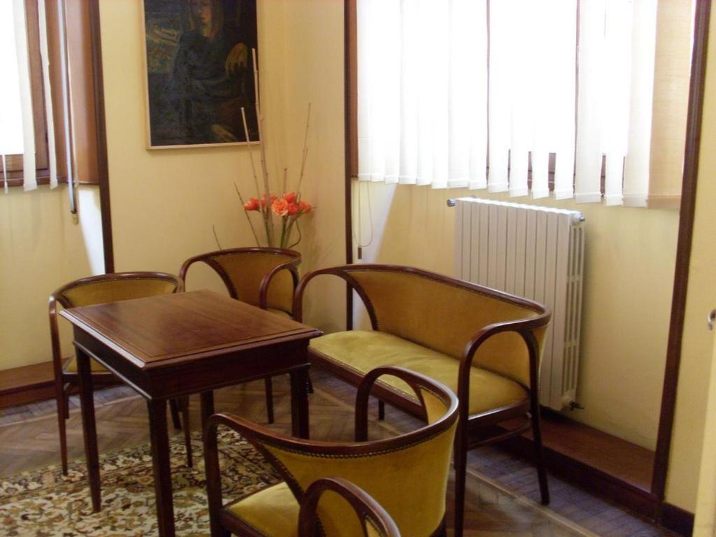 Albergo Corona Salsomaggiore Terme Bagian luar foto