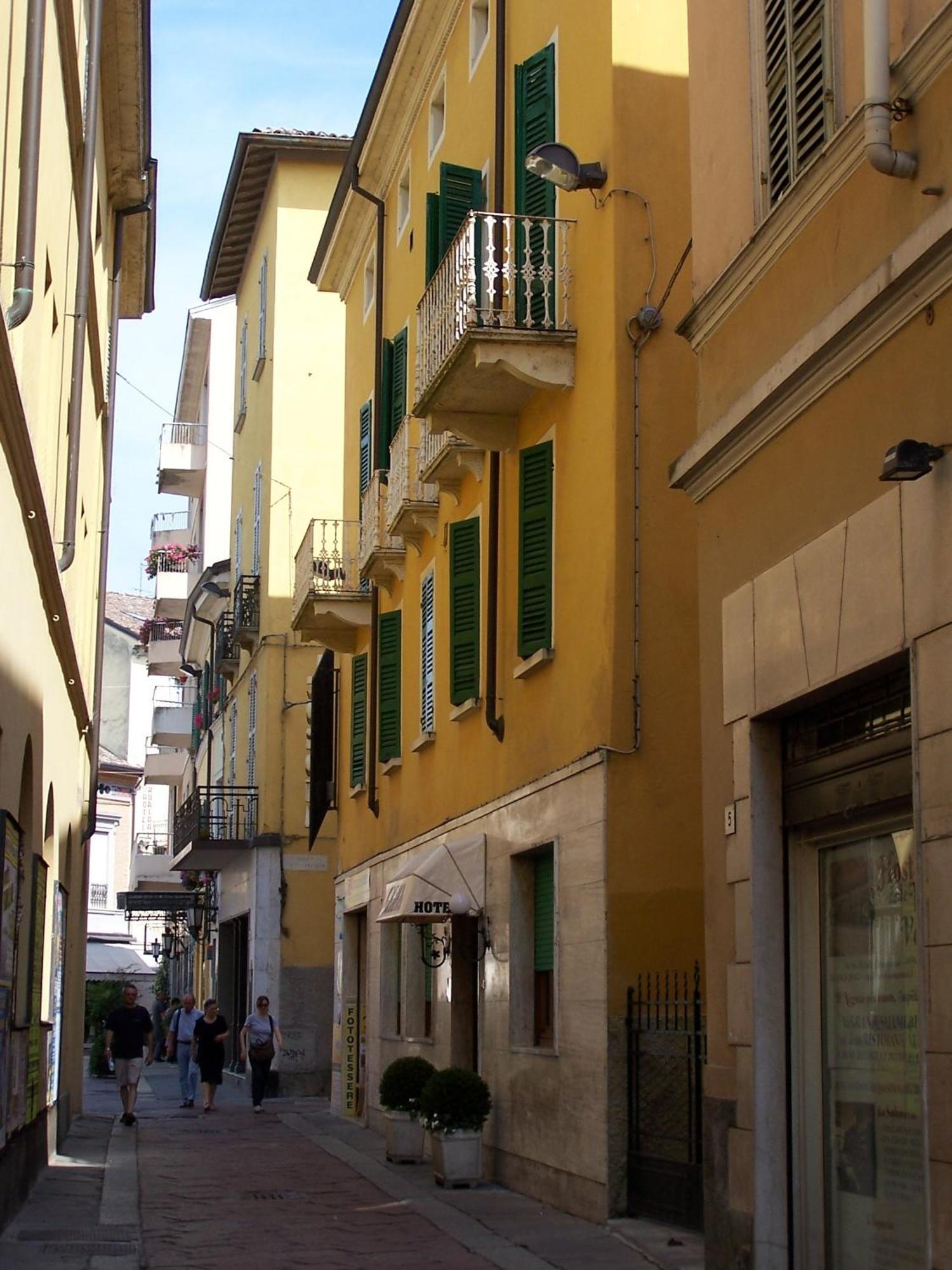 Albergo Corona Salsomaggiore Terme Bagian luar foto
