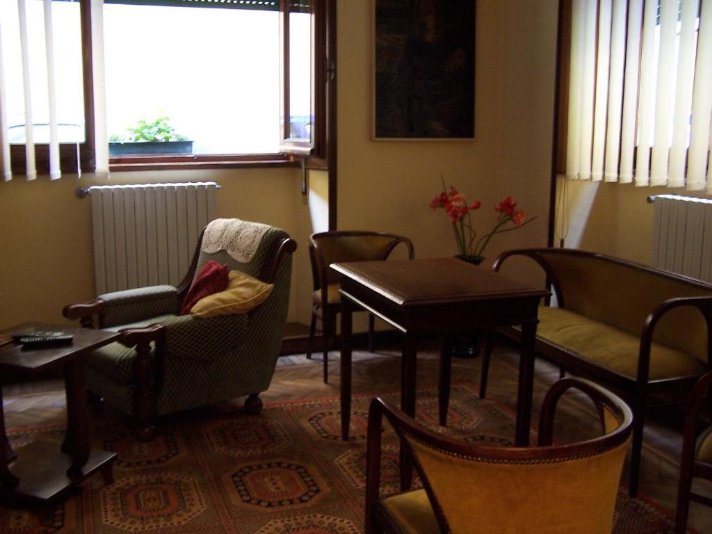 Albergo Corona Salsomaggiore Terme Bagian luar foto