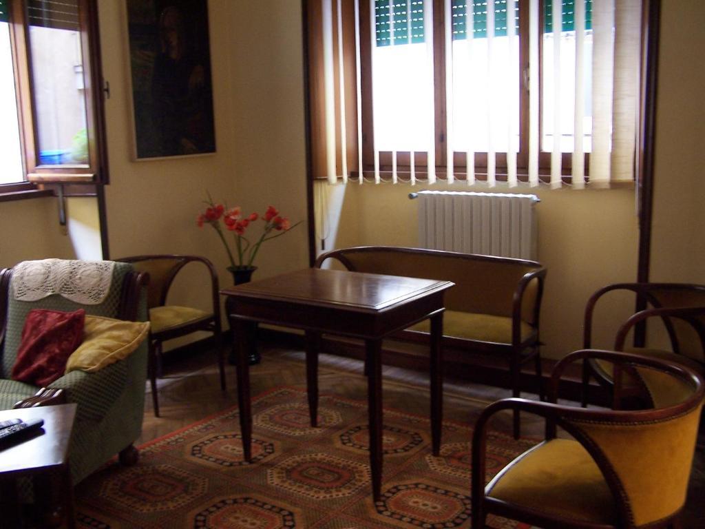 Albergo Corona Salsomaggiore Terme Bagian luar foto