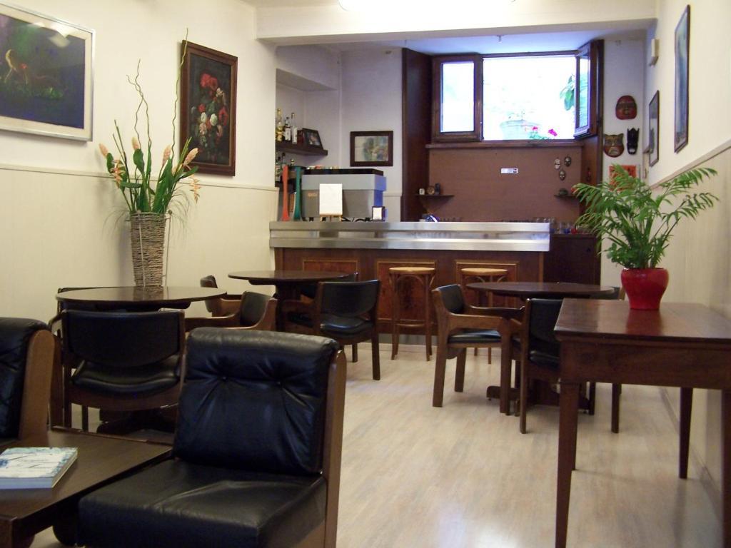 Albergo Corona Salsomaggiore Terme Bagian luar foto