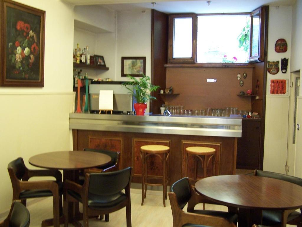 Albergo Corona Salsomaggiore Terme Bagian luar foto
