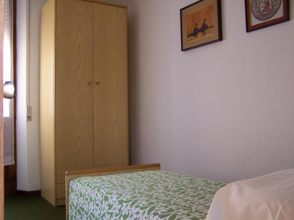 Albergo Corona Salsomaggiore Terme Ruang foto