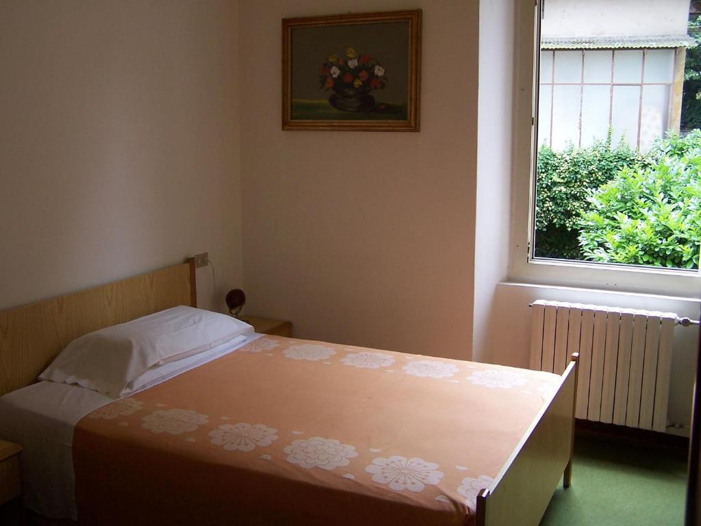 Albergo Corona Salsomaggiore Terme Ruang foto
